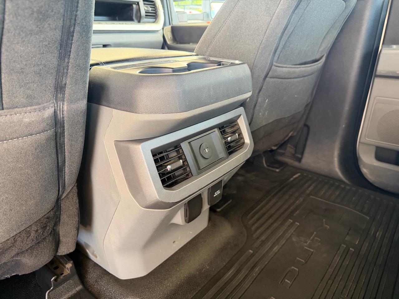 Ford F-350 SD XLT Crew Cab Long Bed DRW 4WD 2023