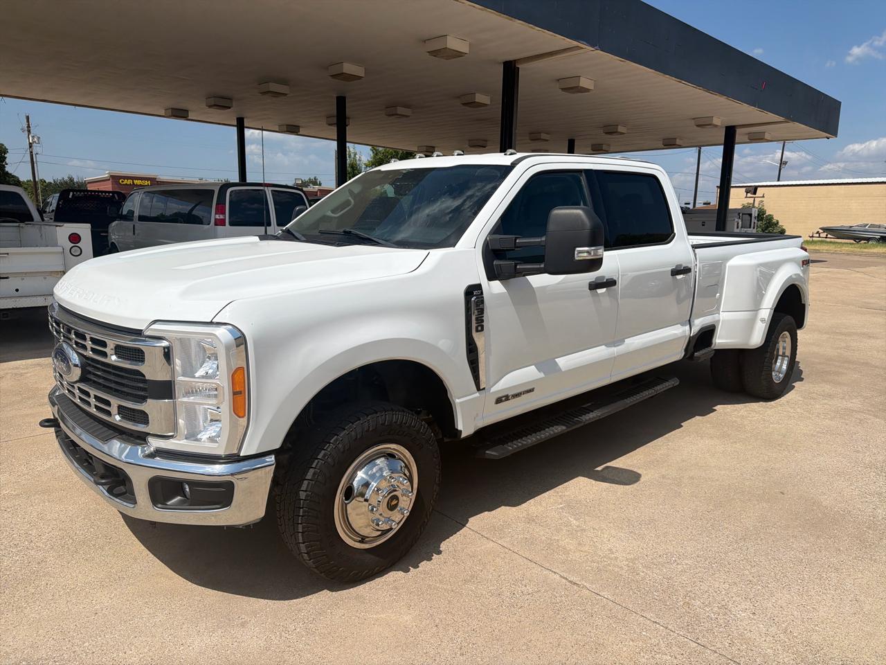2023 Ford F-350 SD XLT Crew Cab Long Bed DRW 4WD