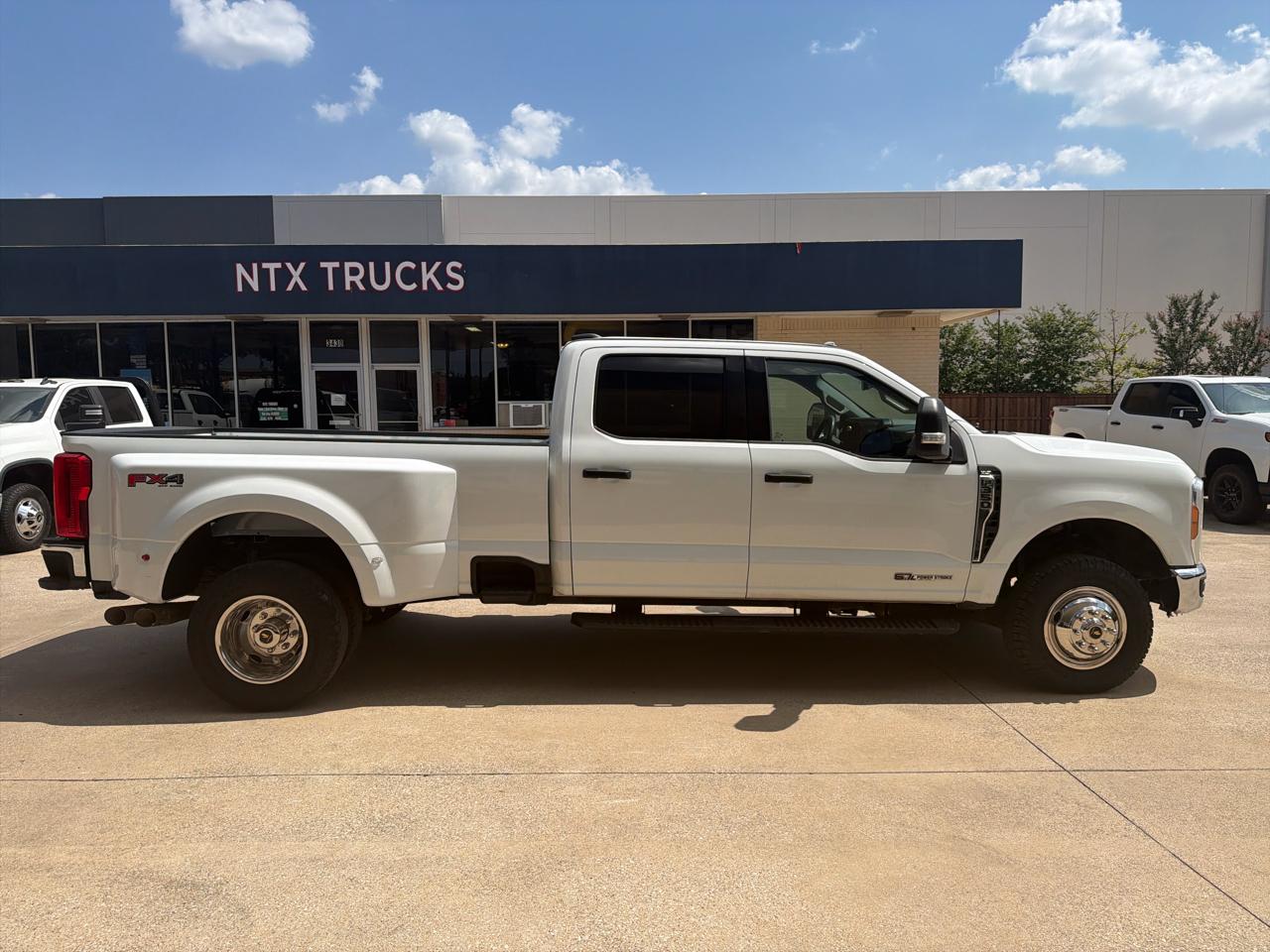 Ford F-350 SD XLT Crew Cab Long Bed DRW 4WD 2023