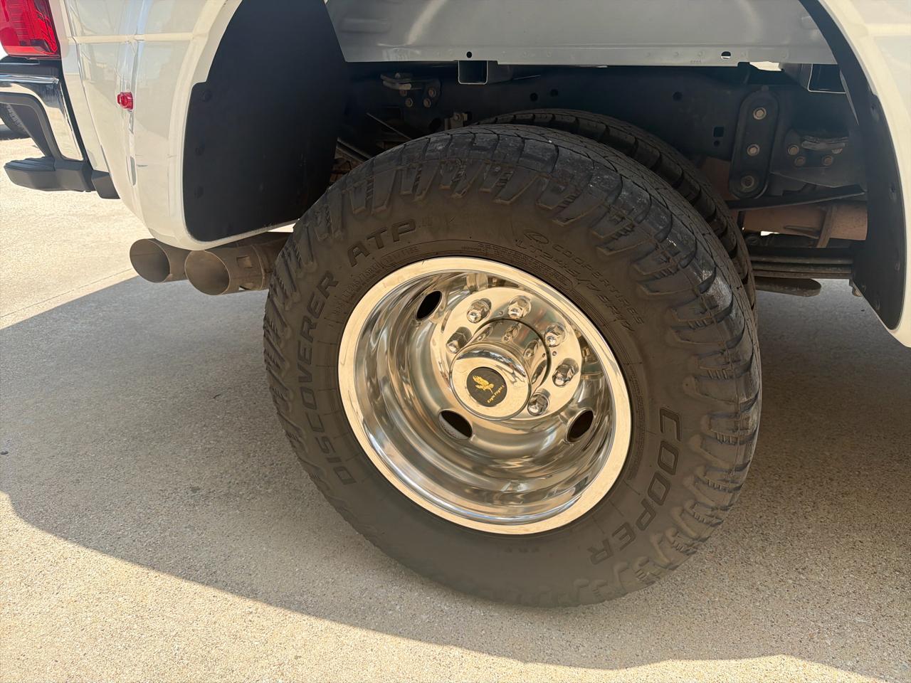 Ford F-350 SD XLT Crew Cab Long Bed DRW 4WD 2023
