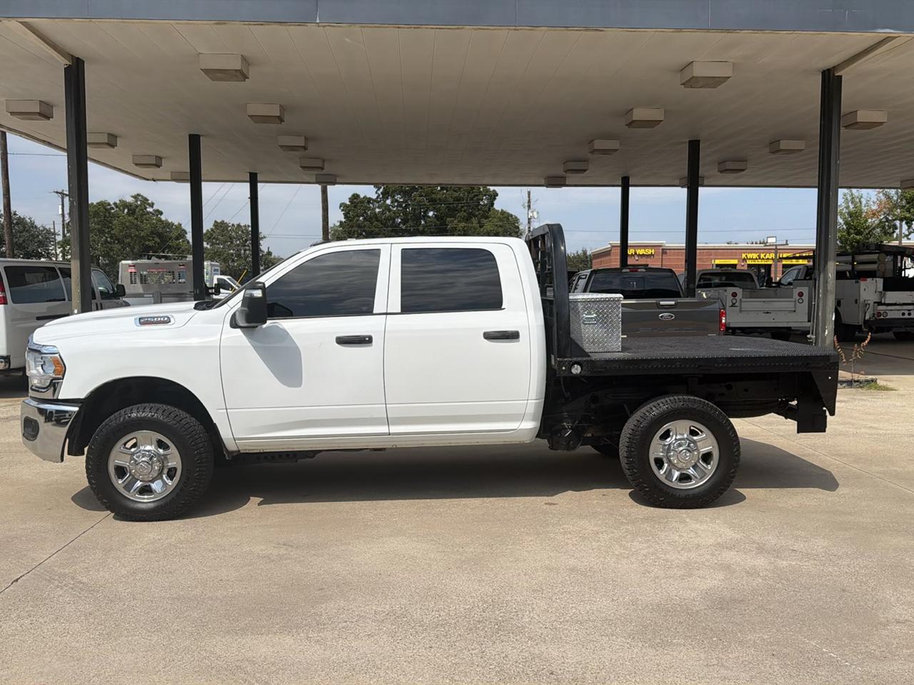 RAM 2500 Tradesman Crew Cab SWB 4WD 2023