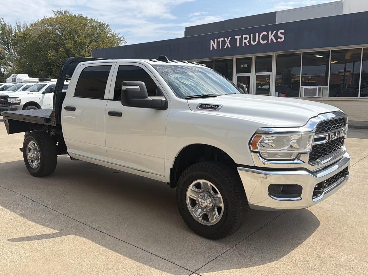 RAM 2500 Tradesman Crew Cab SWB 4WD 2023