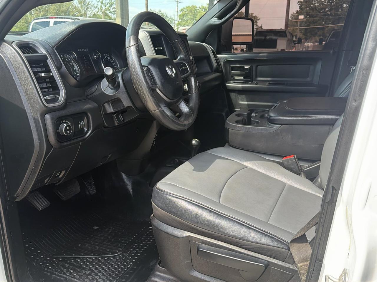 RAM 2500 Tradesman Crew Cab SWB 4WD 2023