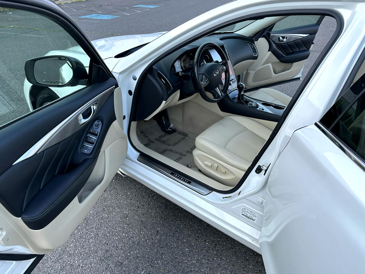 Infiniti Q50 Premium AWD 2014