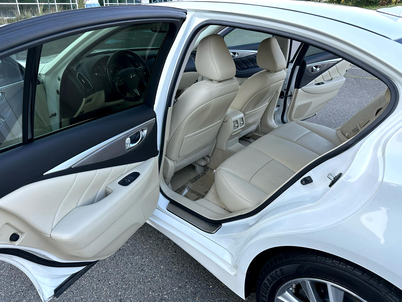 Infiniti Q50 Premium AWD 2014