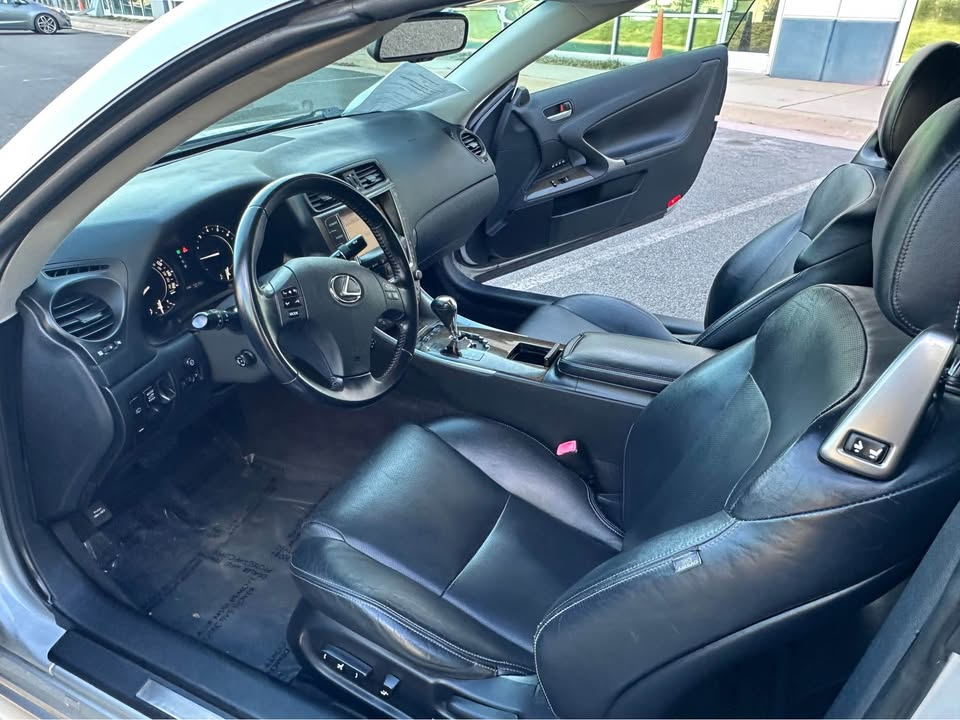 Lexus IS C IS 250C 2010