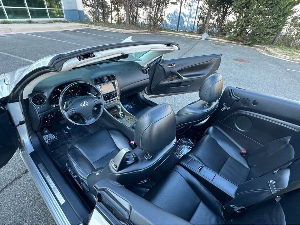 Lexus IS C IS 250C 2010