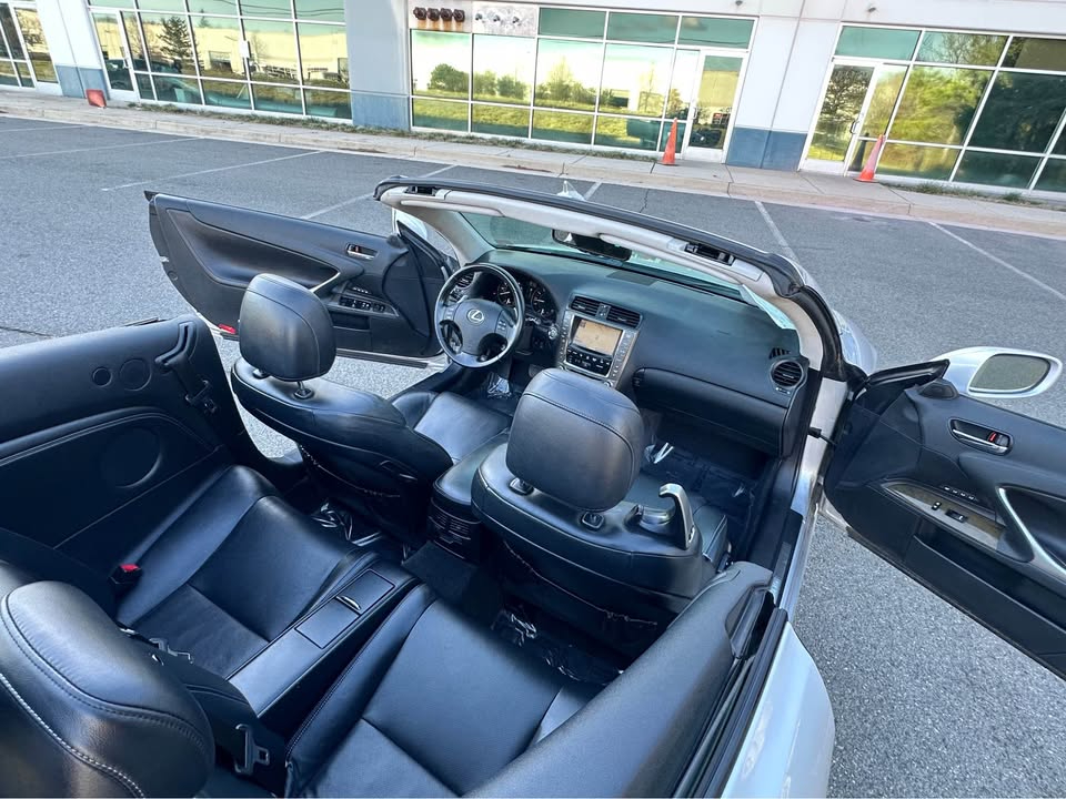 Lexus IS C IS 250C 2010