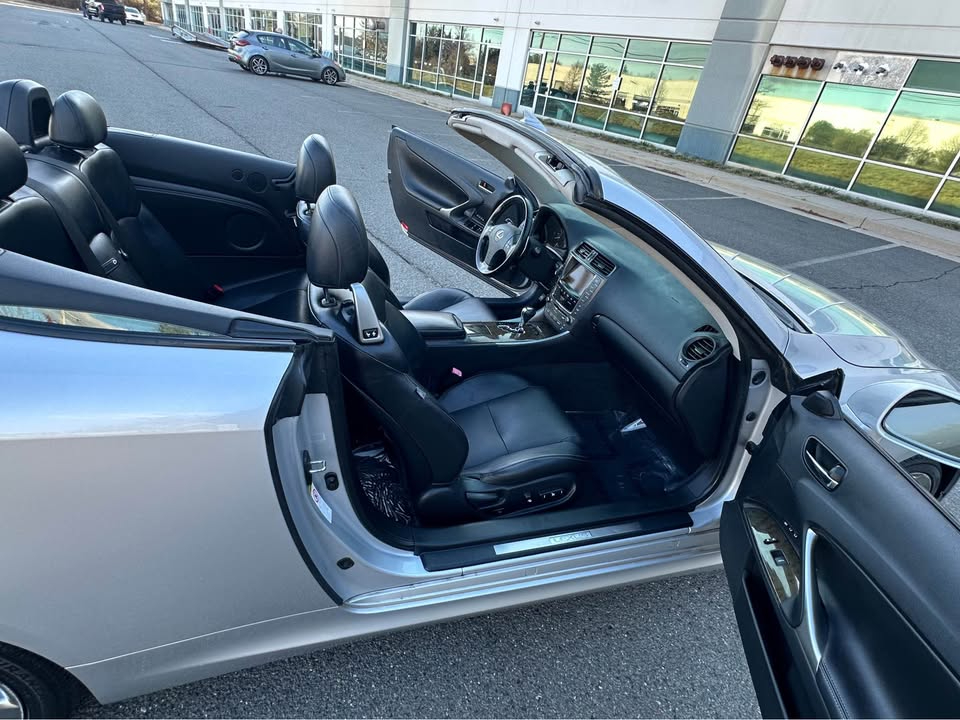 Lexus IS C IS 250C 2010