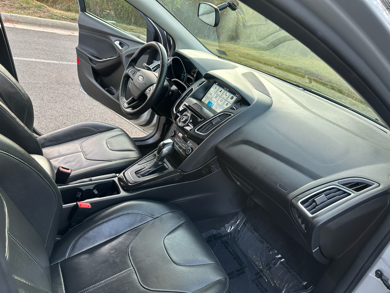 Ford Focus Titanium Sedan 2018