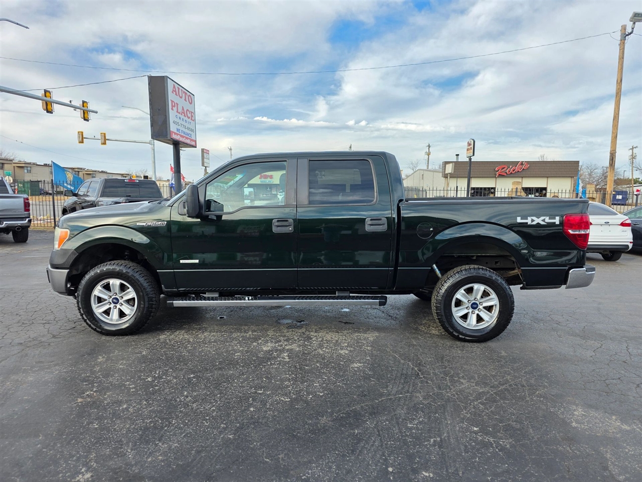 Ford F-150 XL SuperCrew 5.5-ft. Bed 4WD 2014