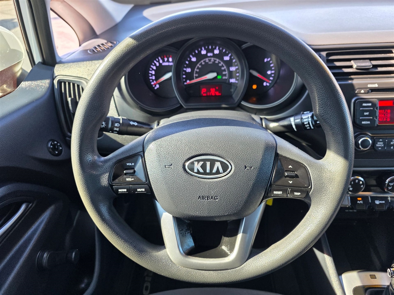Kia Rio LX 2012