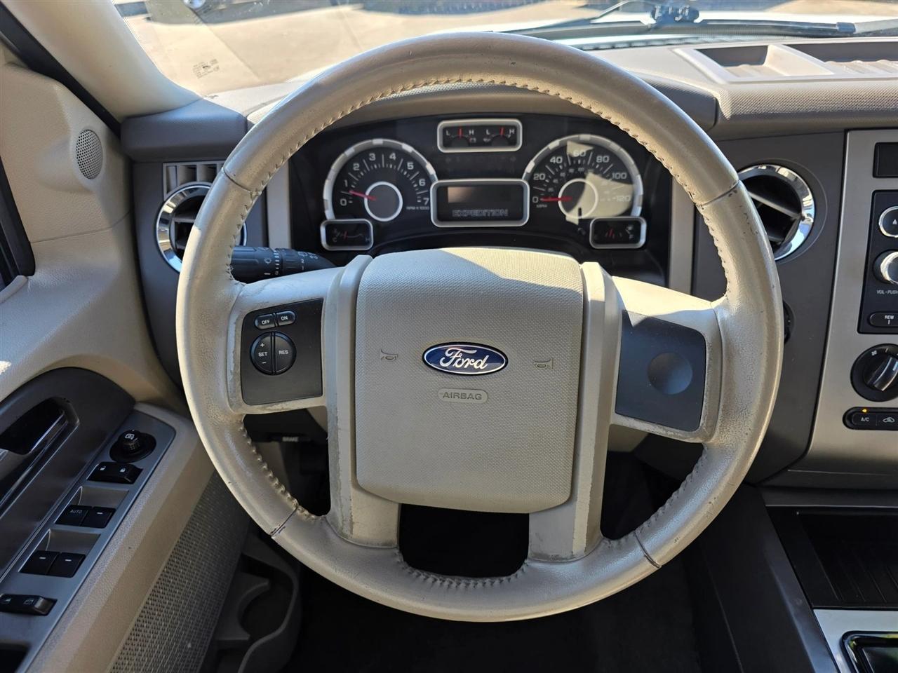 Ford Expedition EL XL 2WD 2014