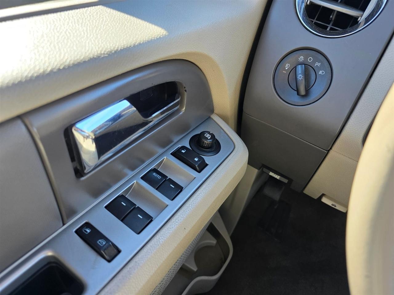 Ford Expedition EL XL 2WD 2014