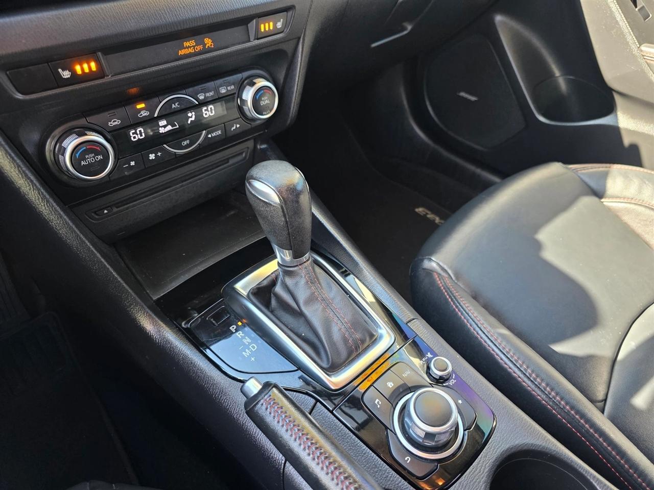 Mazda MAZDA3 i SE AT 4-Door 2016