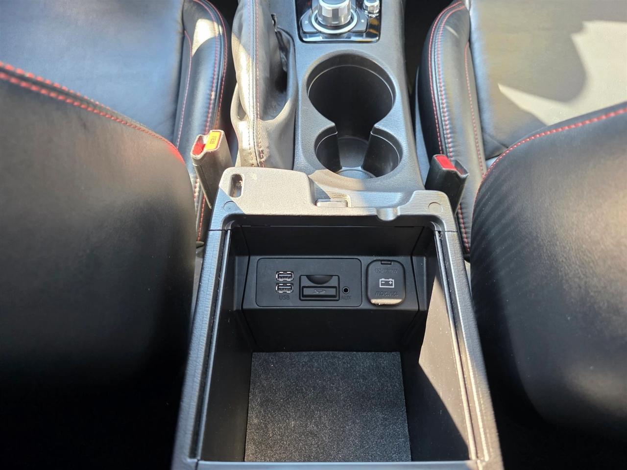 Mazda MAZDA3 i SE AT 4-Door 2016