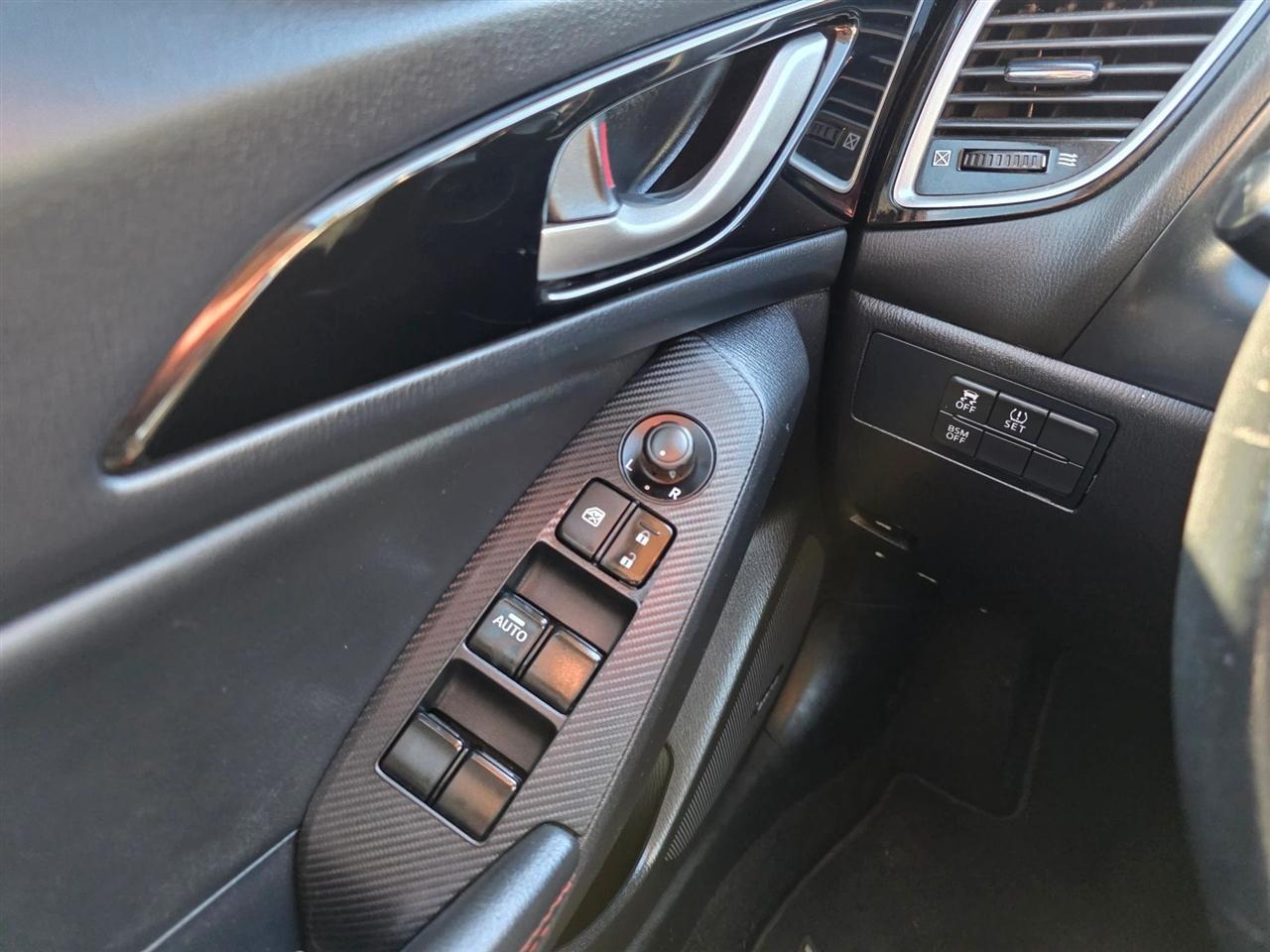 Mazda MAZDA3 i SE AT 4-Door 2016