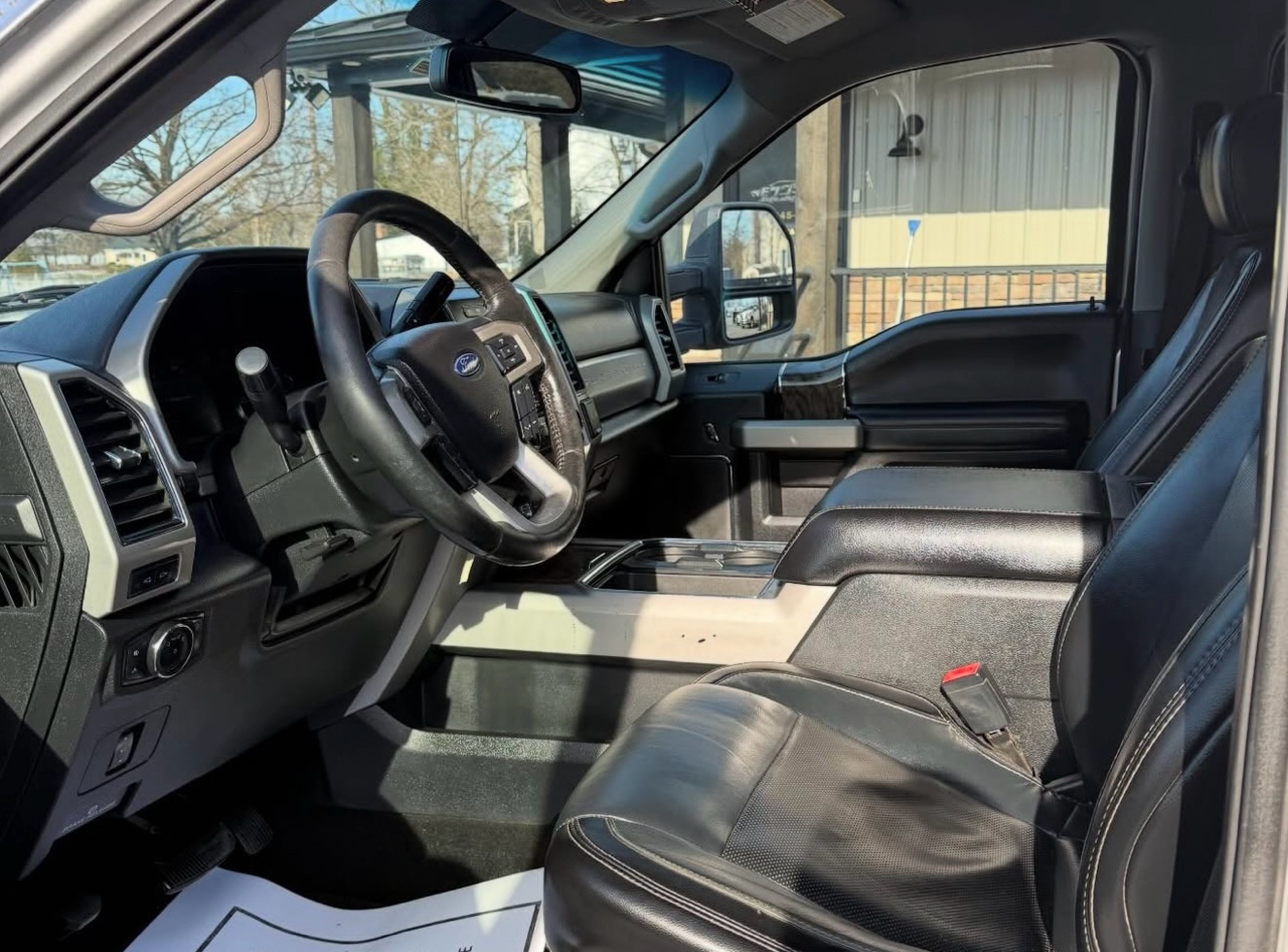 Ford F-250 SD Lariat Crew Cab 4WD 2019