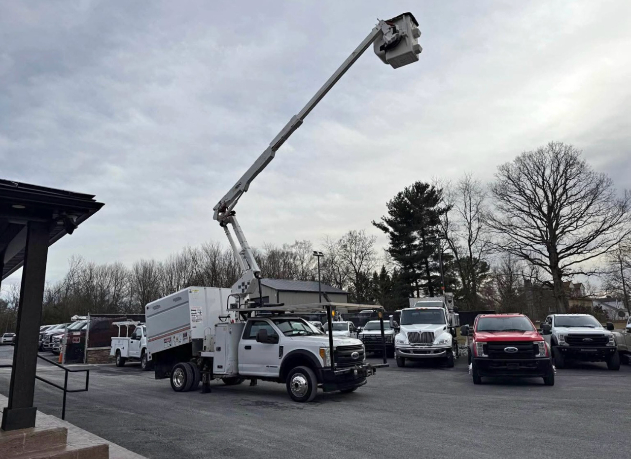 Ford F-550 Regular Cab DRW 4WD 2017