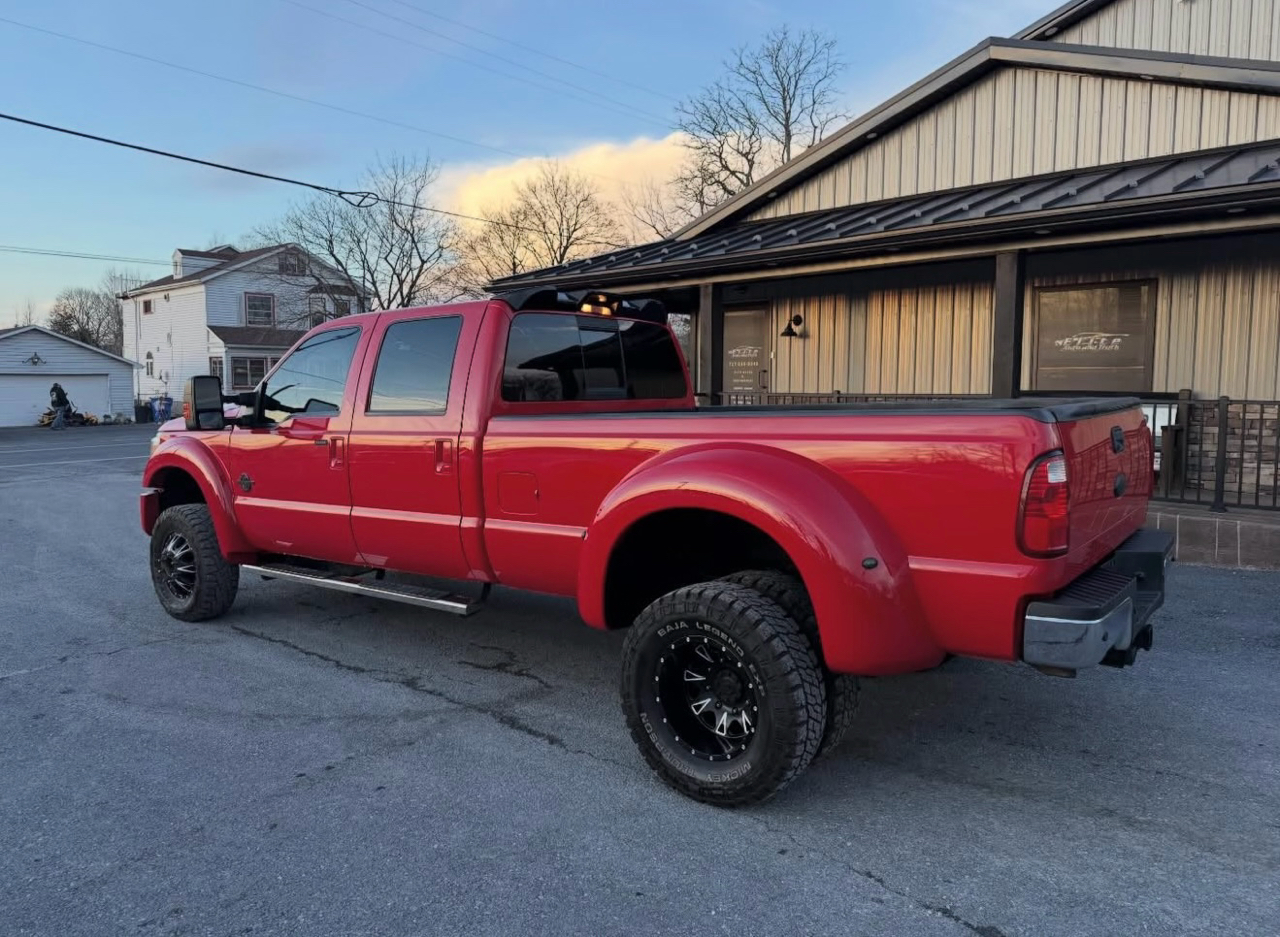 Ford F-450 SD Lariat Crew Cab DRW 4WD 2011