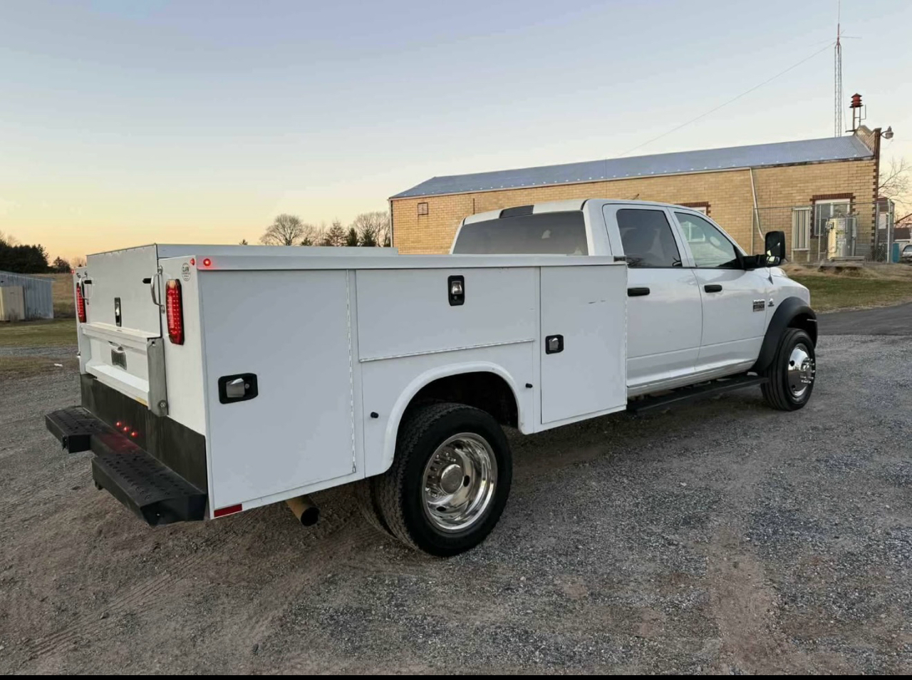 Dodge Ram 4500 Crew Cab 2WD 2011