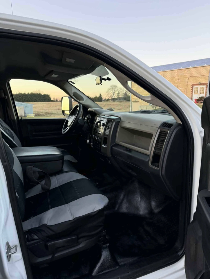 Dodge Ram 4500 Crew Cab 2WD 2011