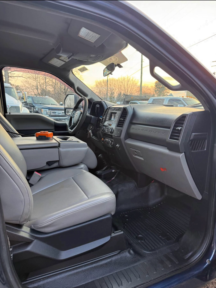 Ford F-550 Regular Cab DRW 4WD 2017