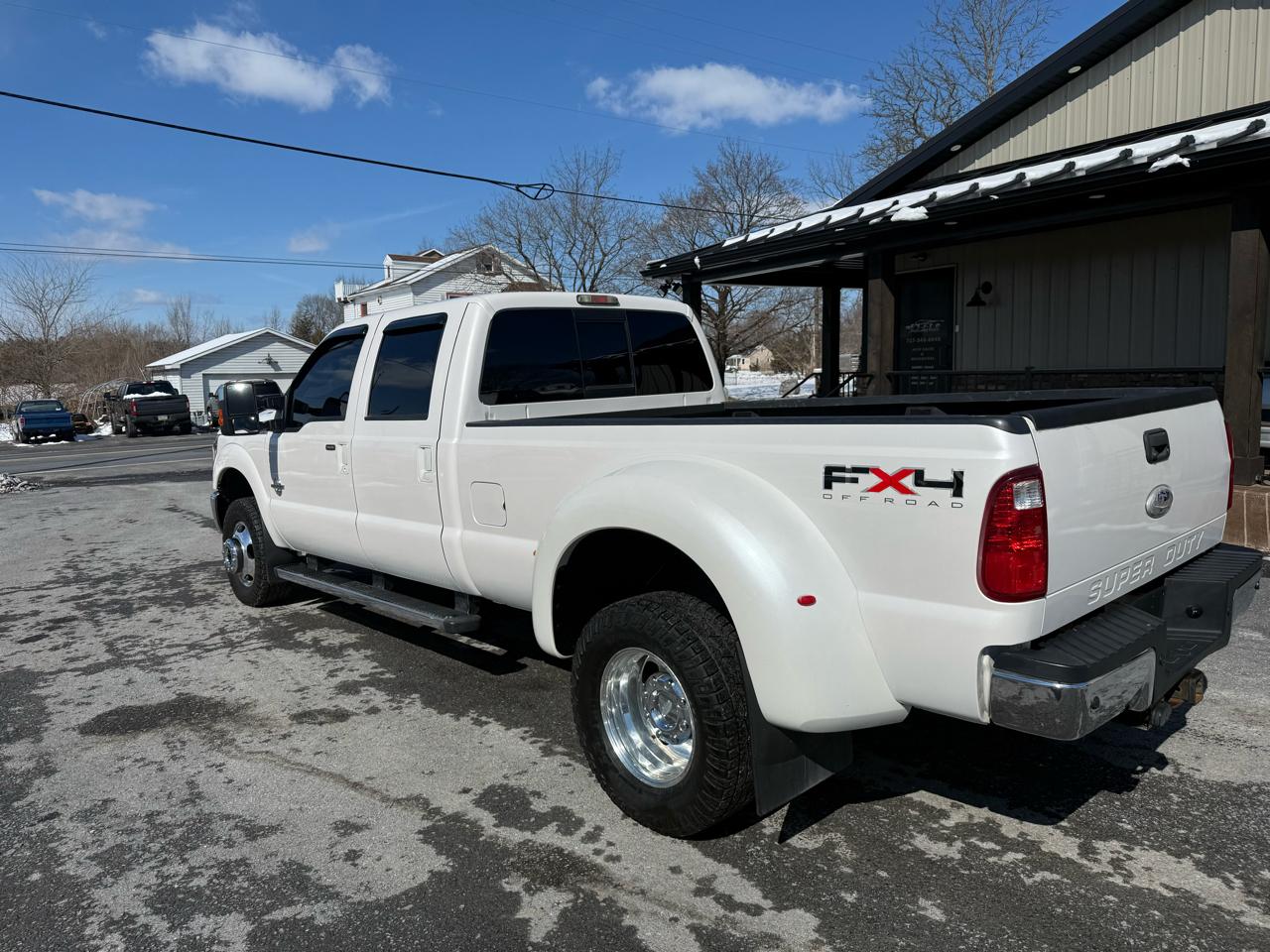 Ford F-350 SD Lariat Crew Cab Long Bed DRW 4WD 2011