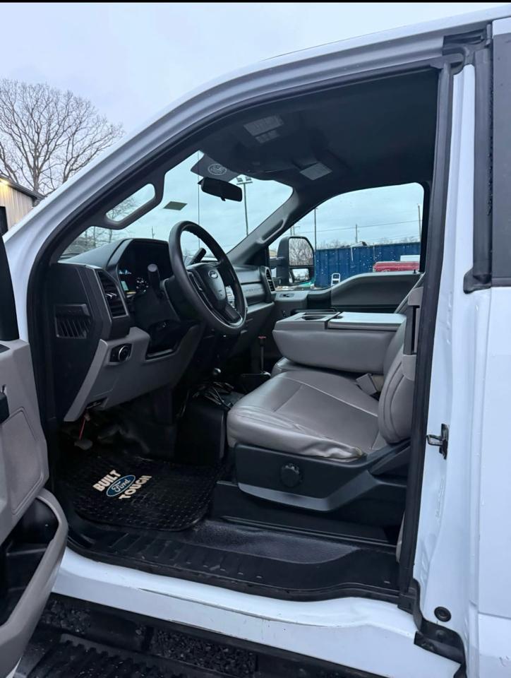 Ford F-350 SD XL SuperCab Long Bed DRW 4WD 2018