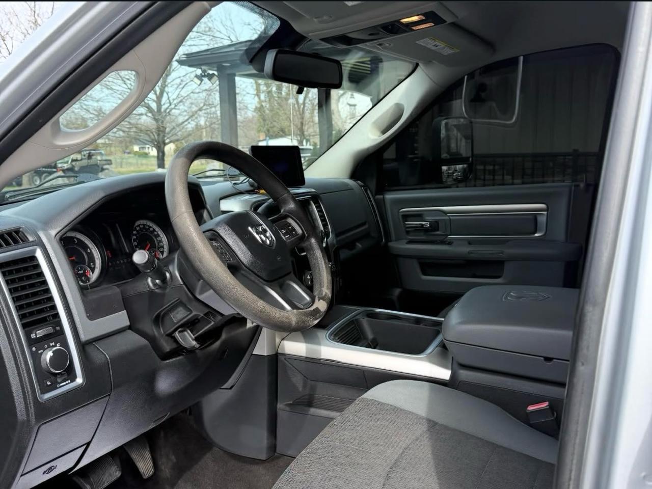 RAM 3500 SLT Crew Cab LWB 4WD 2016