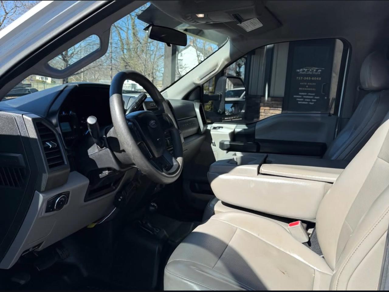 Ford F-350 SD XLT Crew Cab Long Bed DRW 4WD 2017