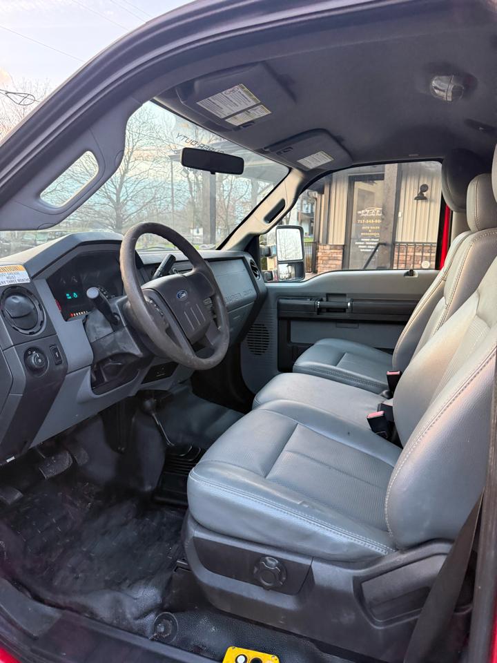 Ford F-550 Regular Cab DRW 4WD 2011