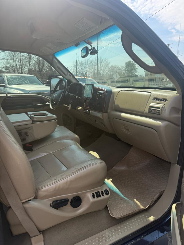 Ford F-350 SD Lariat Crew Cab 4WD 2005