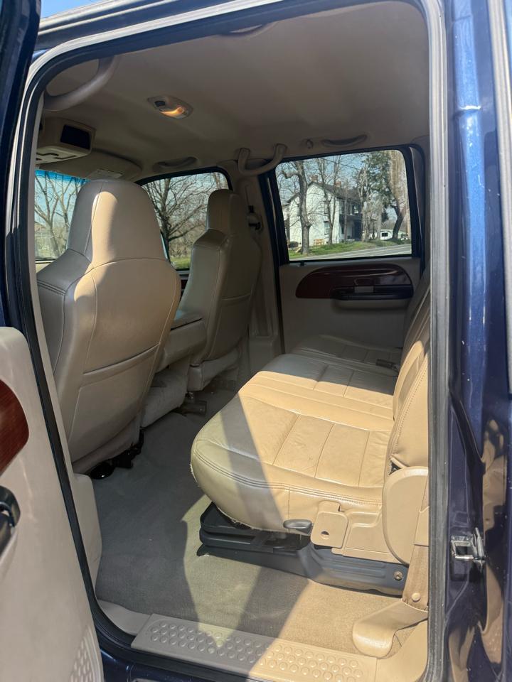 Ford F-350 SD Lariat Crew Cab 4WD 2005