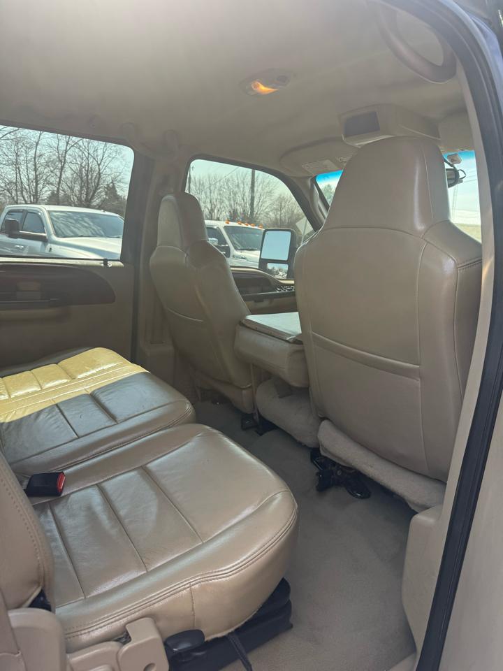 Ford F-350 SD Lariat Crew Cab 4WD 2005