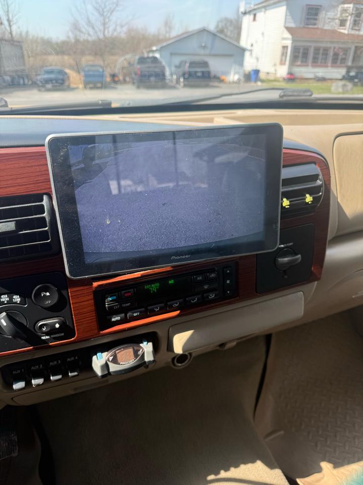 Ford F-350 SD Lariat Crew Cab 4WD 2005