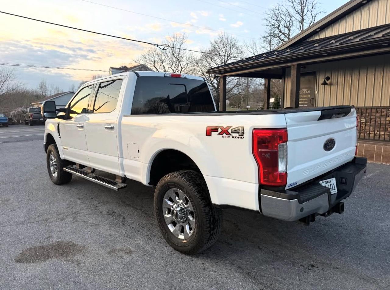 Ford F-250 SD Lariat Crew Cab 4WD 2017