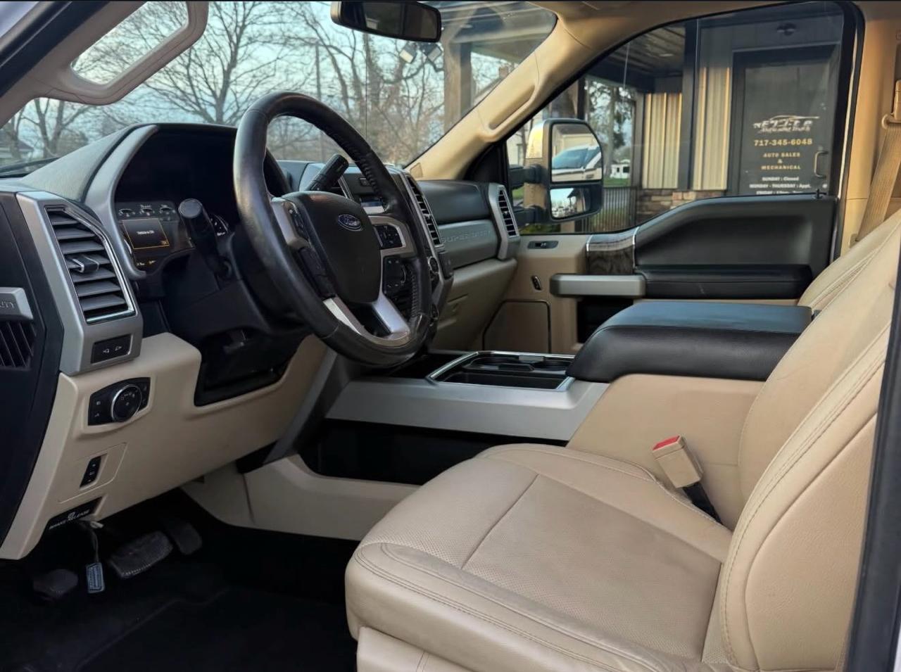 Ford F-250 SD Lariat Crew Cab 4WD 2017