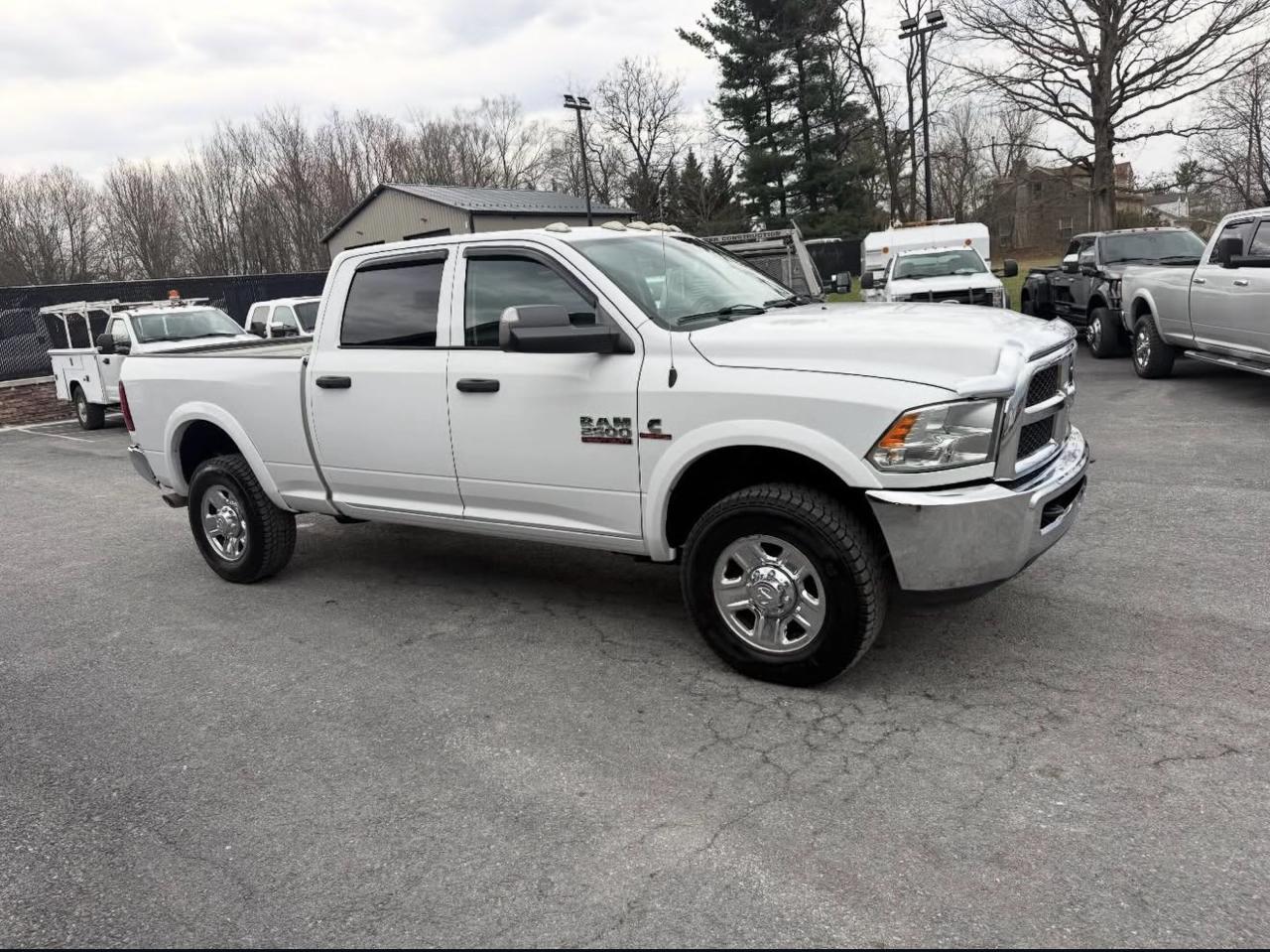 RAM 2500 Tradesman Crew Cab SWB 4WD 2016