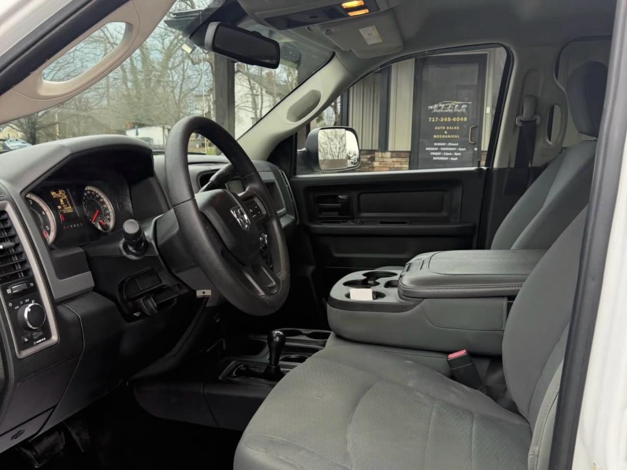 RAM 2500 Tradesman Crew Cab SWB 4WD 2016