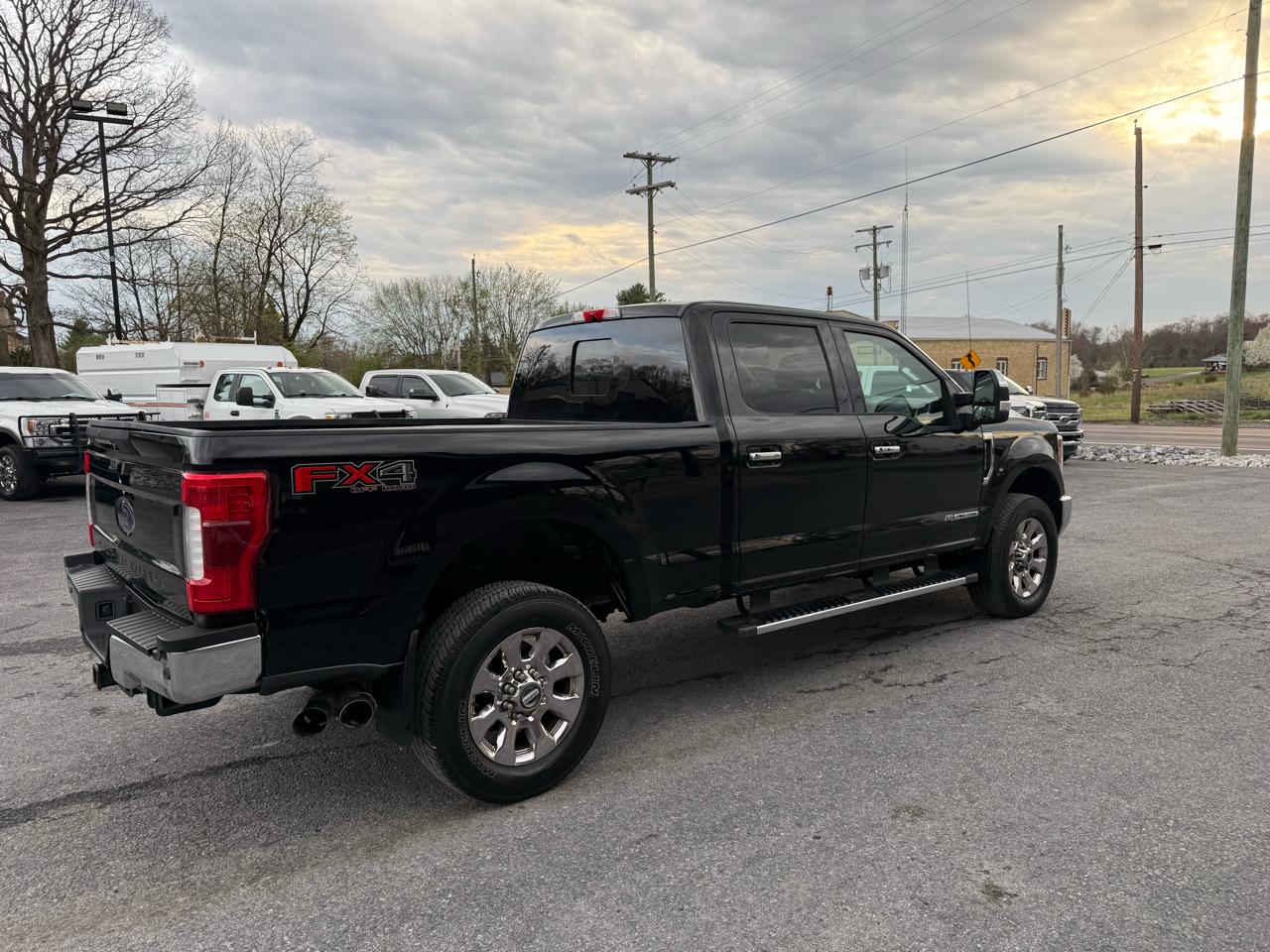 Ford F-250 SD Lariat Crew Cab 4WD 2017