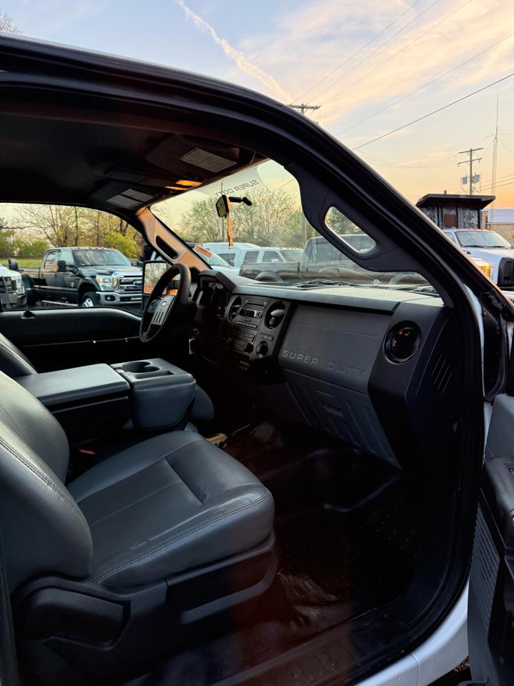 Ford F-550 Crew Cab DRW 4WD 2011