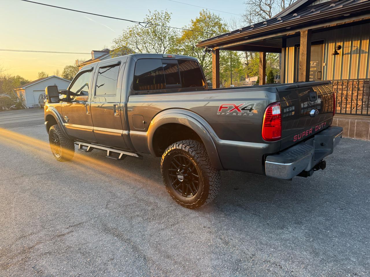 Ford F-250 SD Lariat Crew Cab 4WD 2016