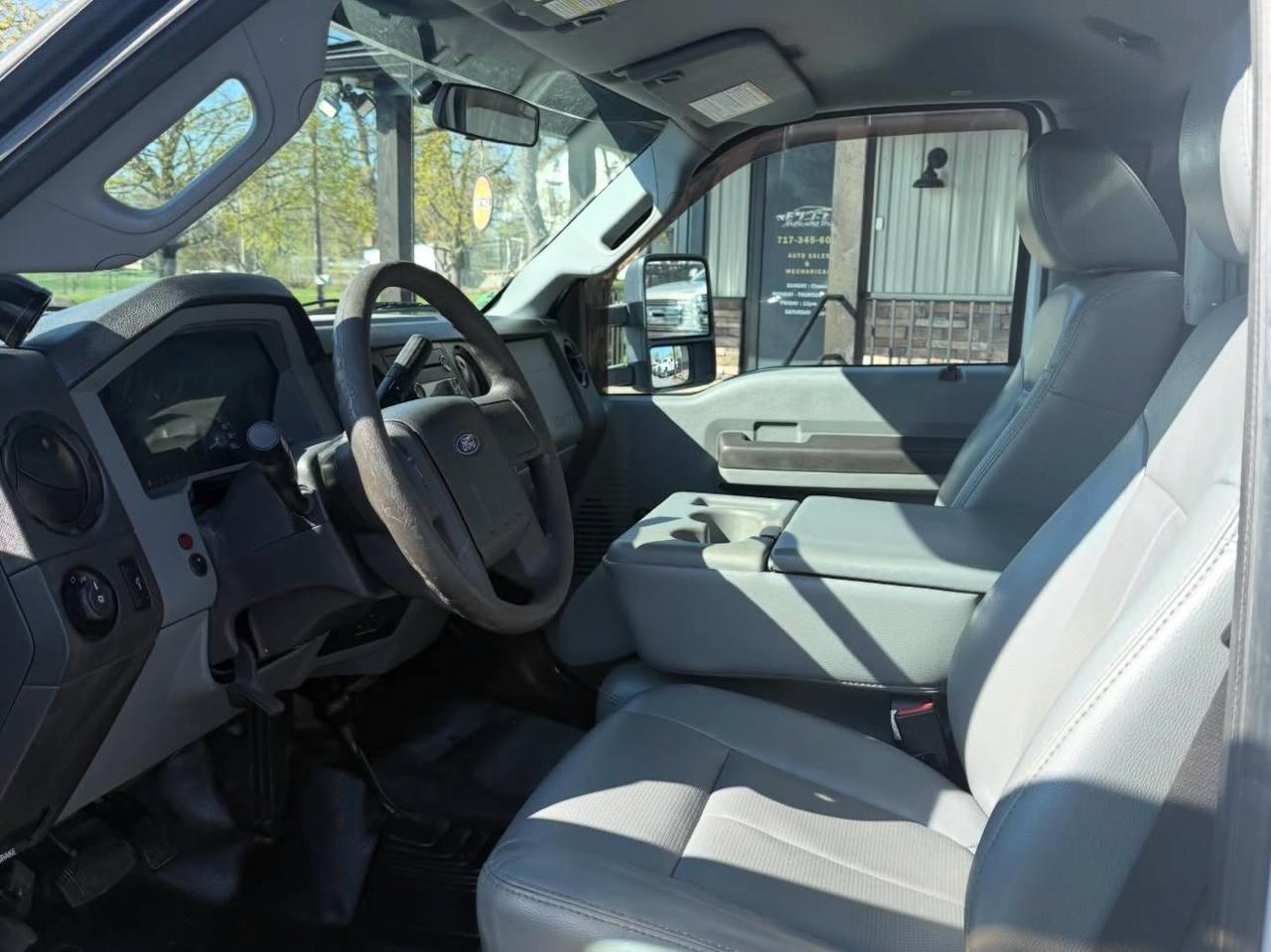 Ford F-450 SD Regular Cab DRW 4WD 2012