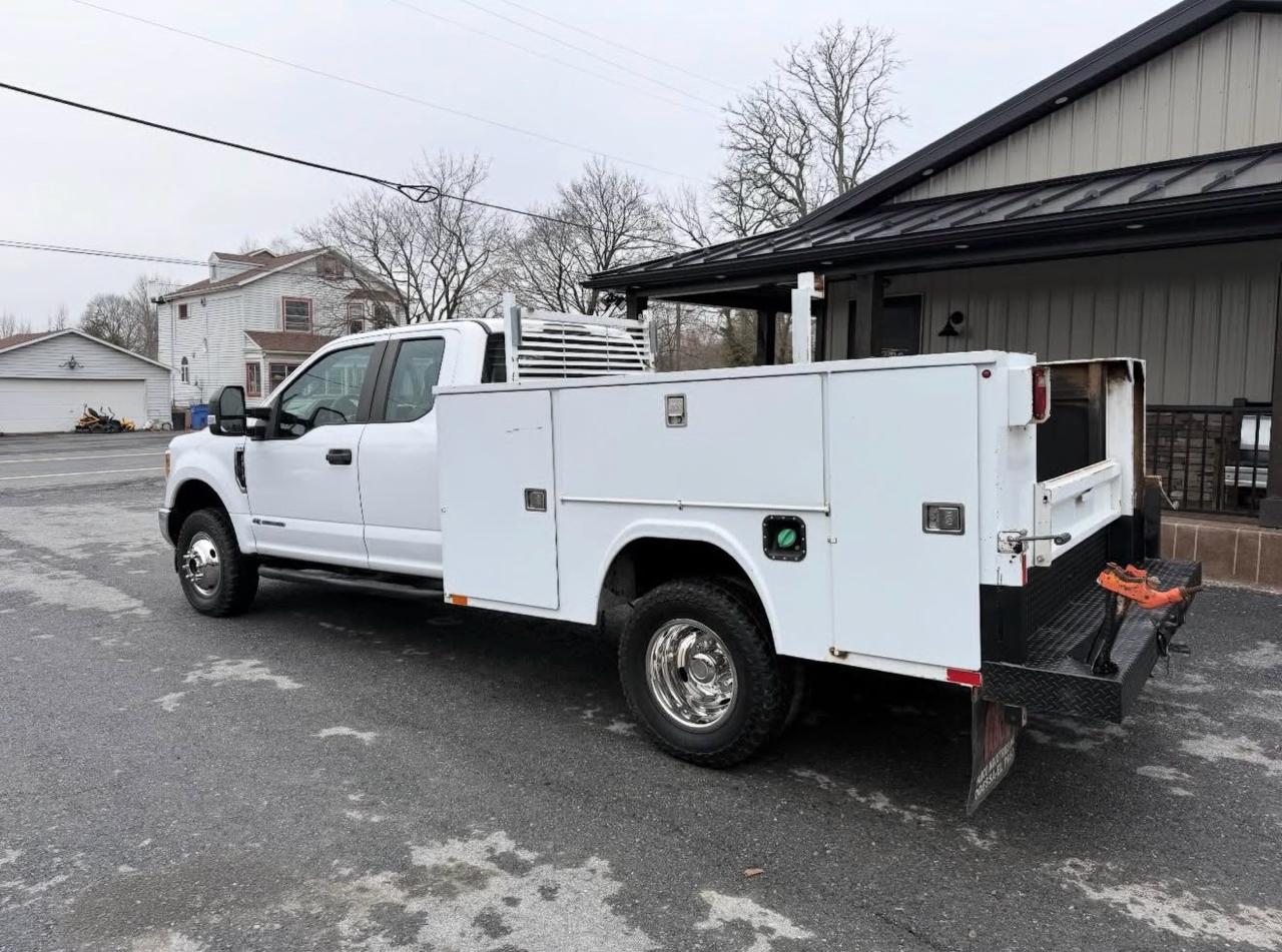 Ford F-350 SD XL SuperCab Long Bed DRW 4WD 2017