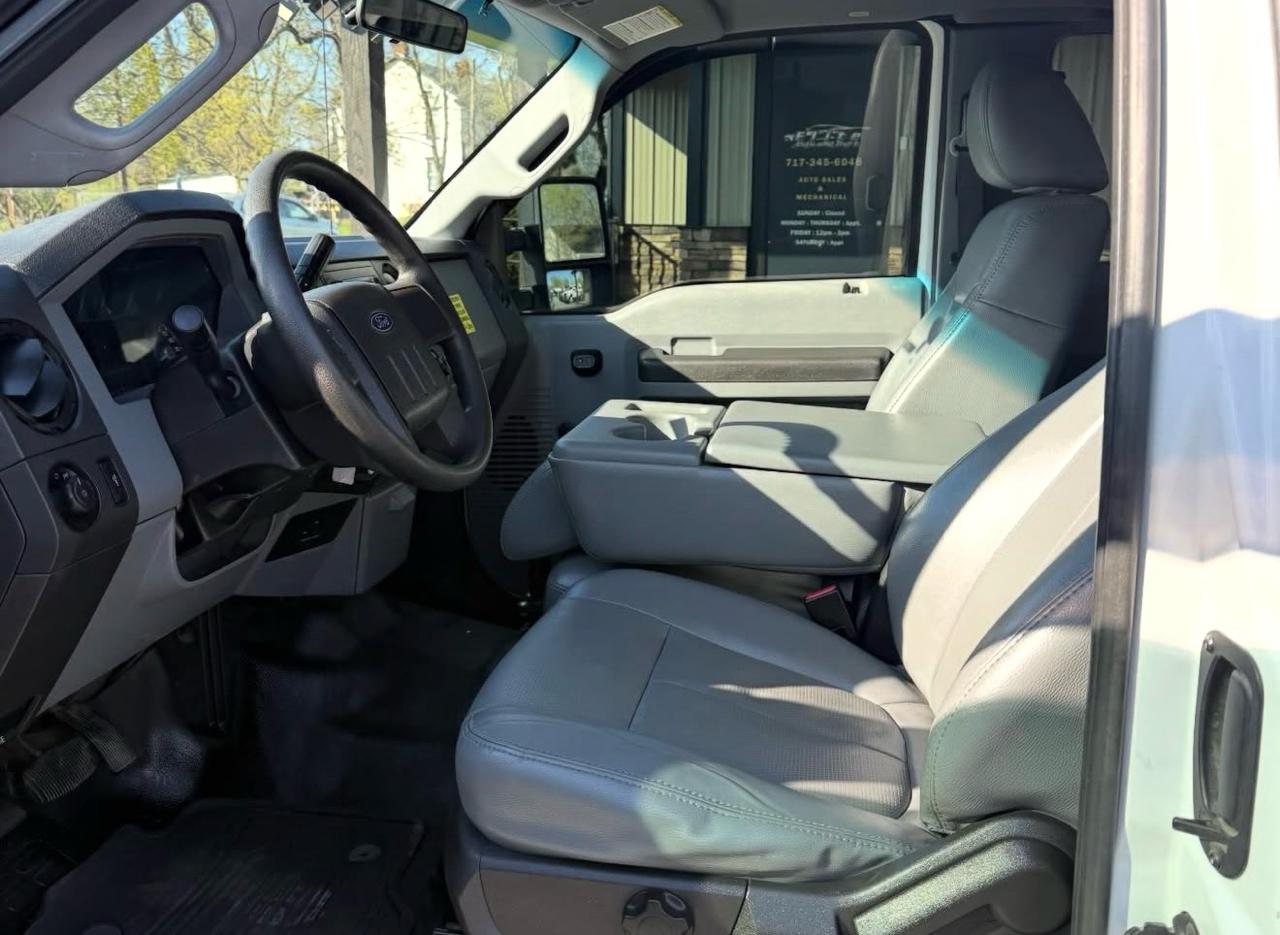 Ford F-350 SD XLT SuperCab Long Bed 4WD 2012