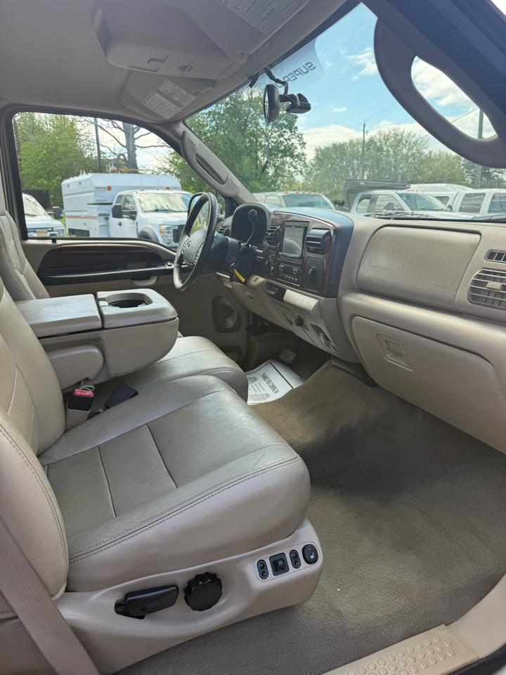 Ford F-350 SD Lariat Crew Cab 4WD 2005