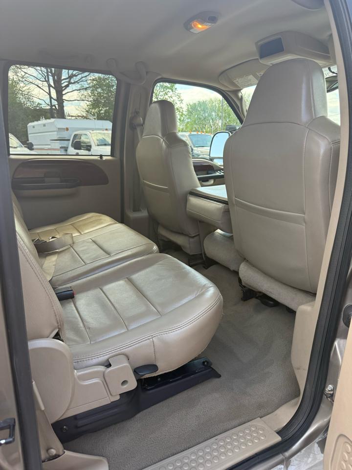 Ford F-350 SD Lariat Crew Cab 4WD 2005