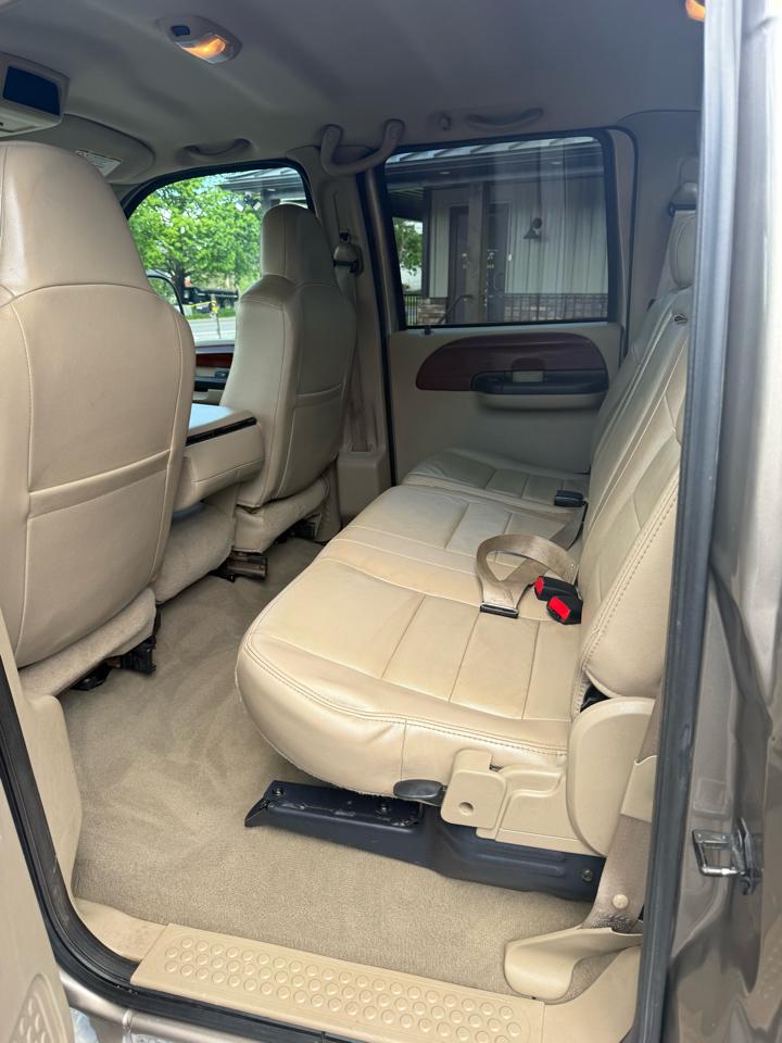 Ford F-350 SD Lariat Crew Cab 4WD 2005