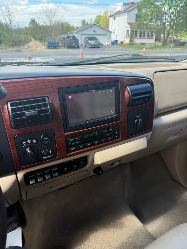 Ford F-350 SD Lariat Crew Cab 4WD 2005